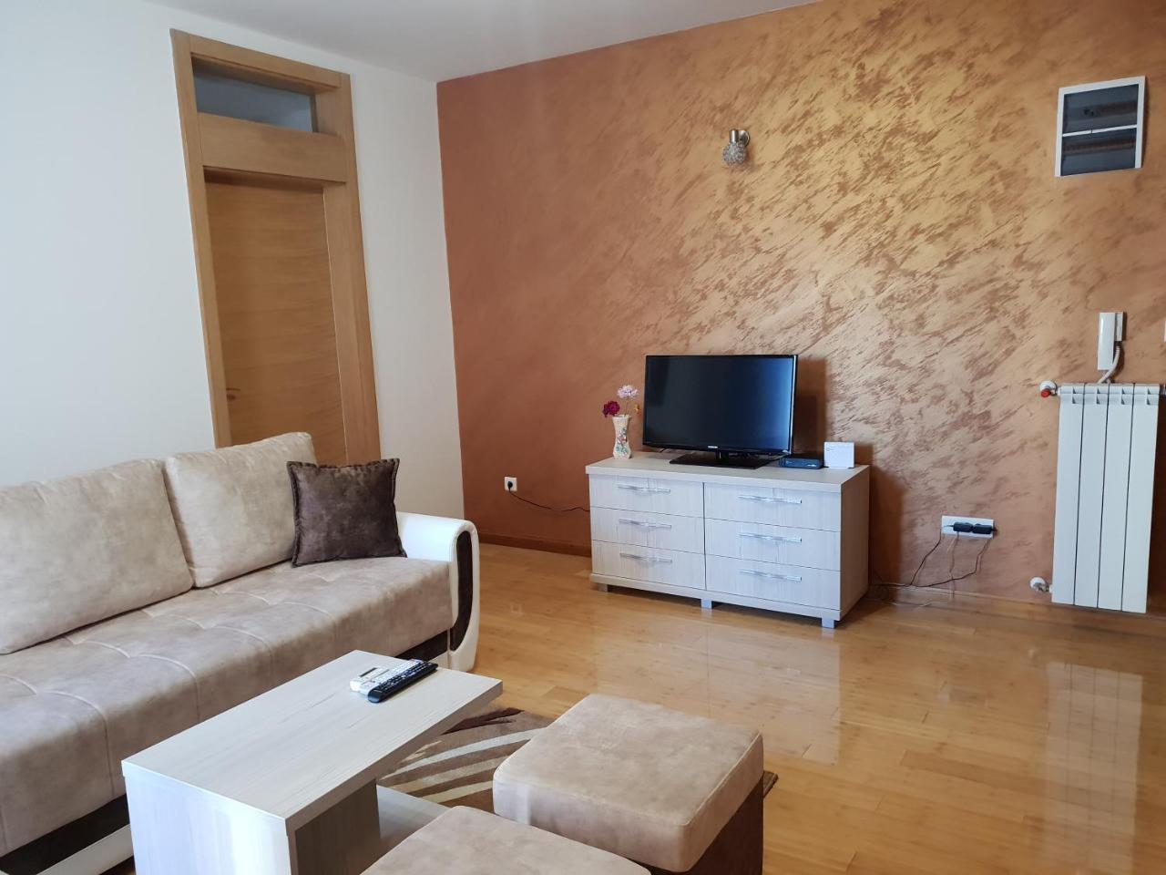 Apartman Kej Free Parking Kraljevo Eksteriør bilde